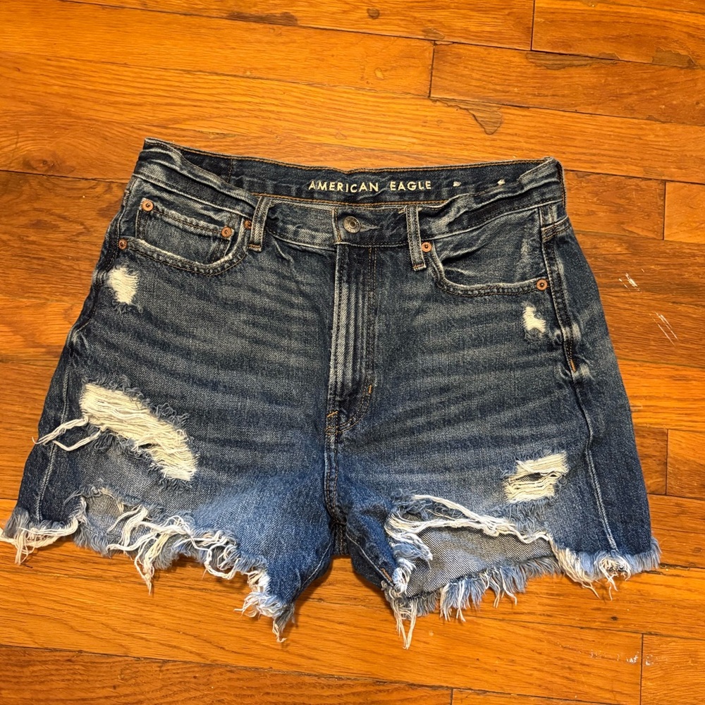 American Eagle 90s Boyfriend Shorts